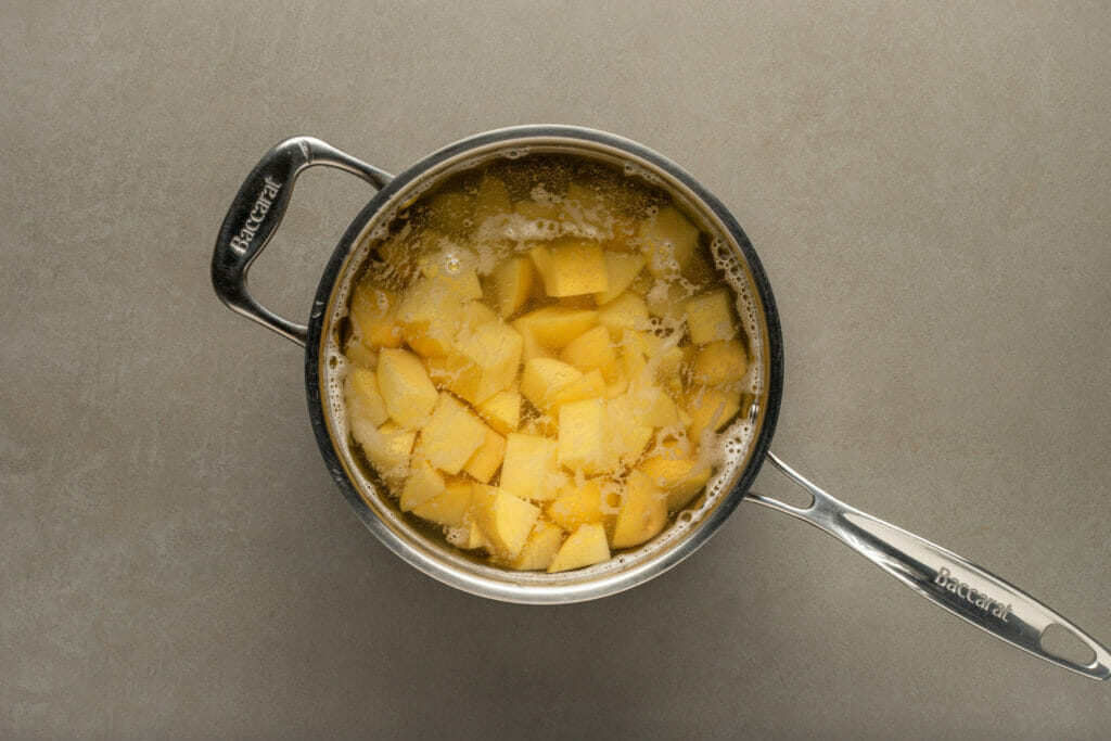boiling-potatoes-for-smoked-mash