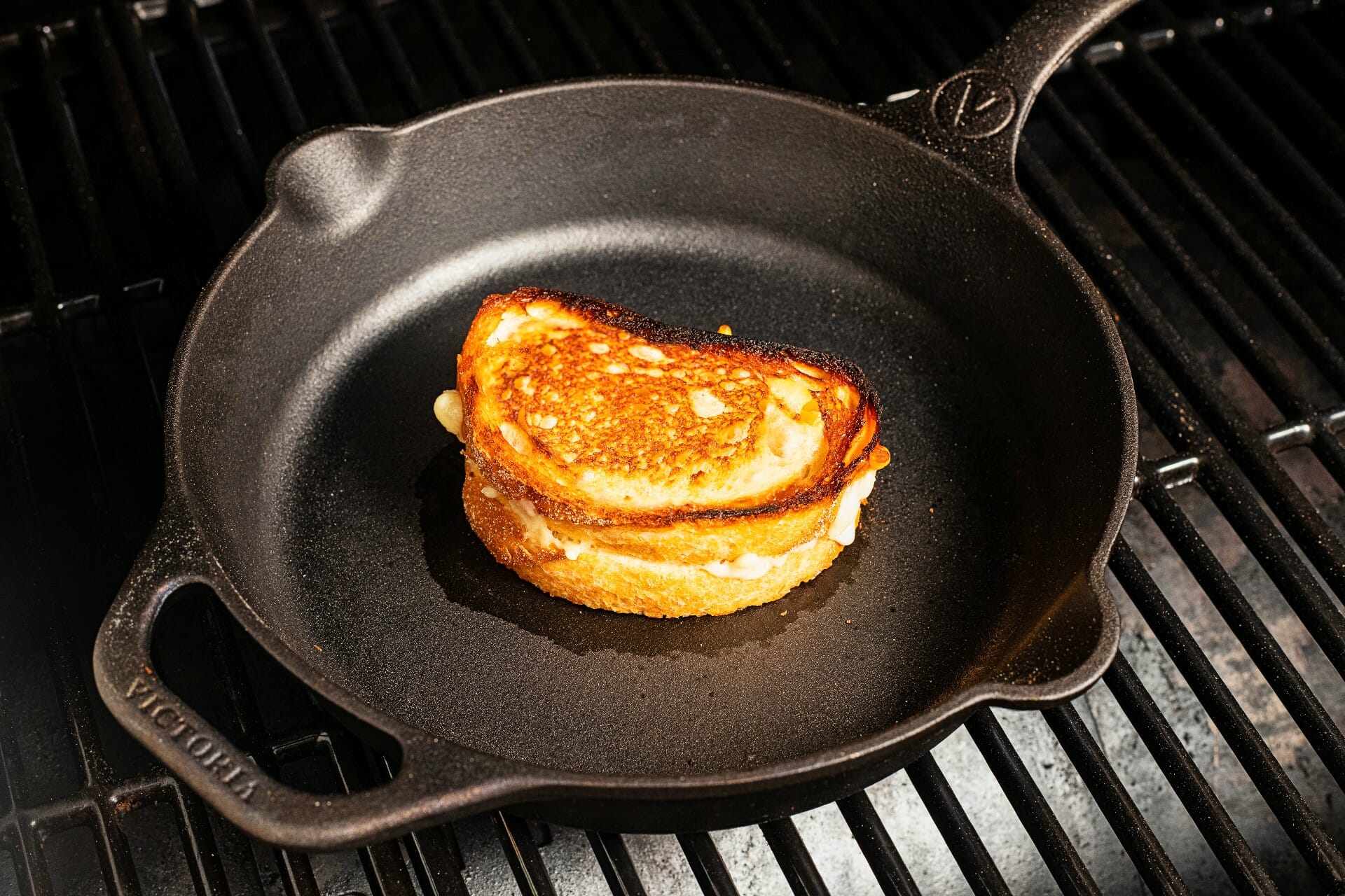 smoked-and-grilled-cheese-on-cast-iron