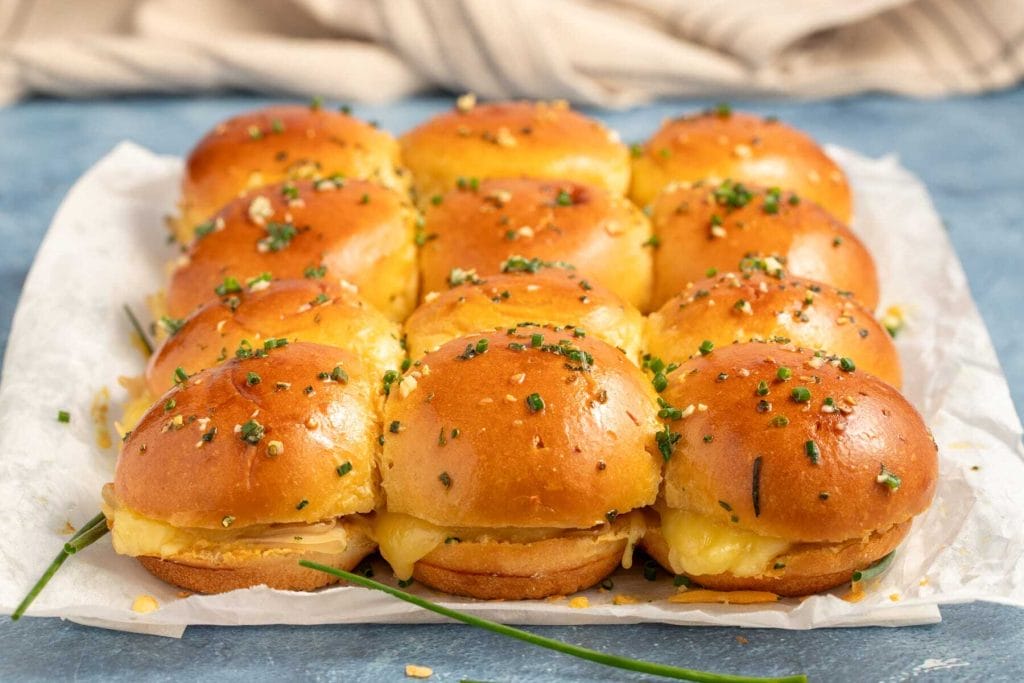 smoked hawaiian roll sliders (1)