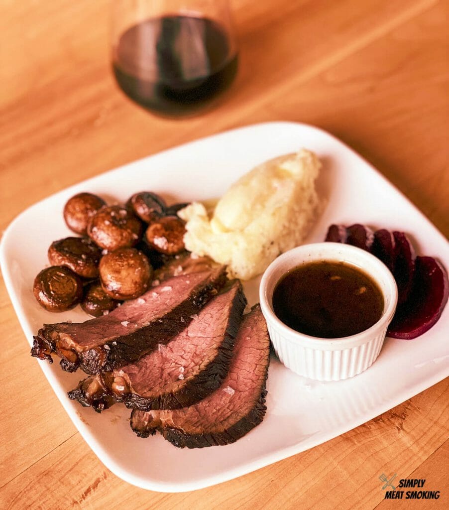 sous-vide-tri-tip-with-mushrooms-gravy-and-mash-potatoes